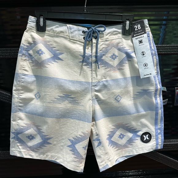 Hurley Phantom Naturals Tailgate 18